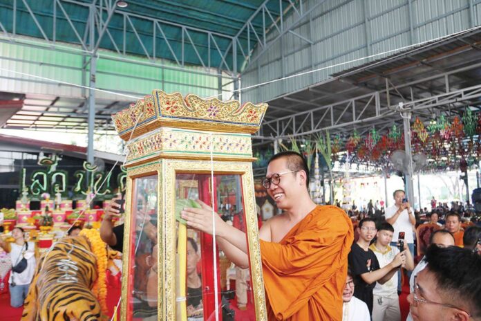 สดจากหน้าพระ - ‘เสือมันดัง’พระขุนแผนหลังเสือ ‘หลวงปู่ศิลา’ประธานปลุกเสก