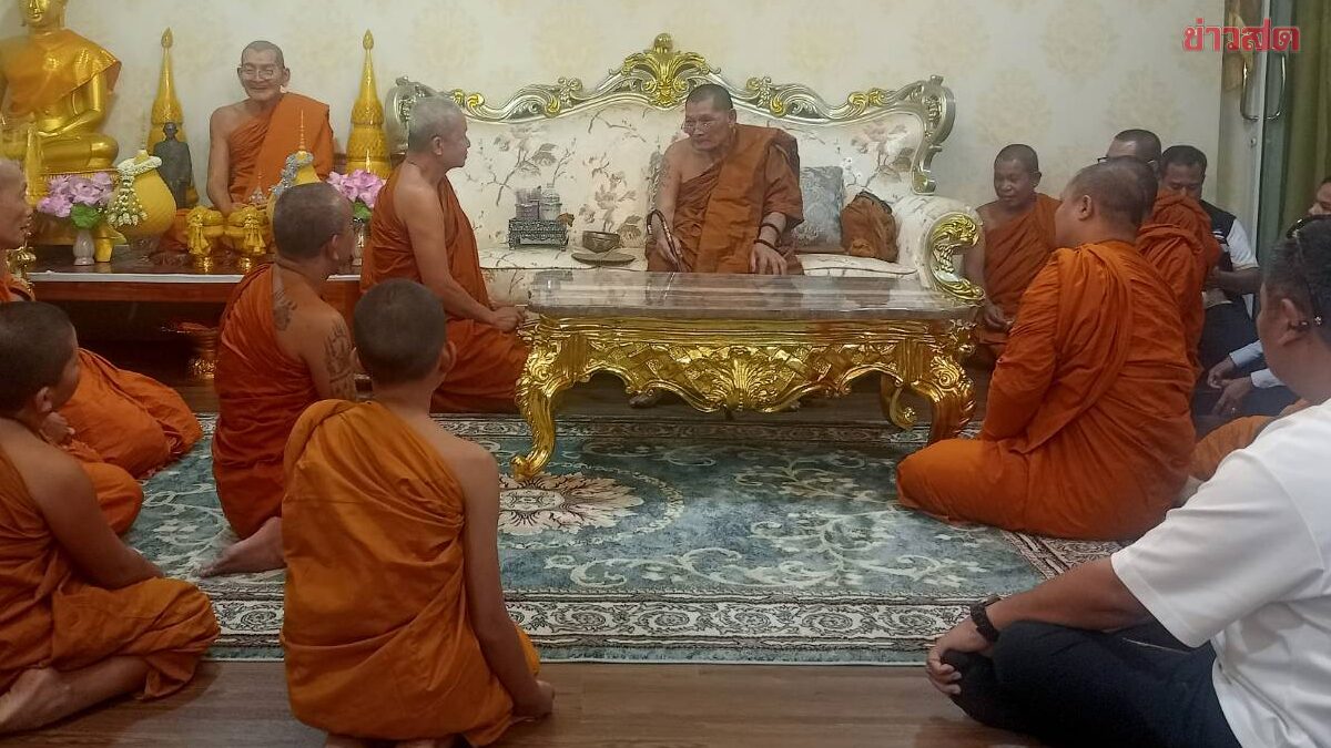 “หลวงปู่ศิลา” ลาออกเจ้าอาวาสวัดพระธาตุหมื่นหิน ขอพักผ่อนอายุมากถึง 81 ปี พร้อมเป็นองค์อุปถัมภ์วัดทั้ง 2 แห่ง