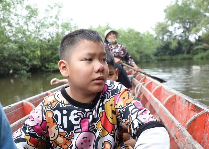 สดจากเยาวชน