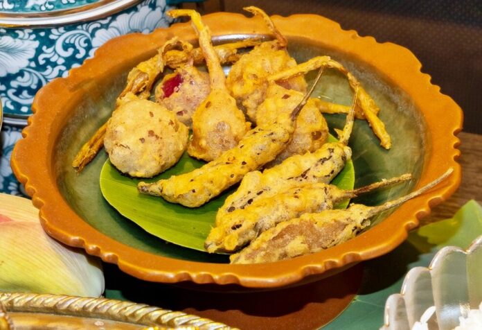 อลังการข้าวแช่ ร้านสรรพรส เครื่องเคียงโบราณ 30 อย่าง