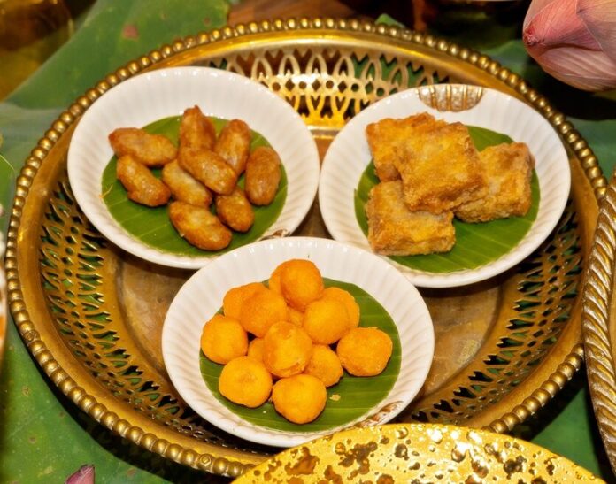 อลังการข้าวแช่ ร้านสรรพรส เครื่องเคียงโบราณ 30 อย่าง