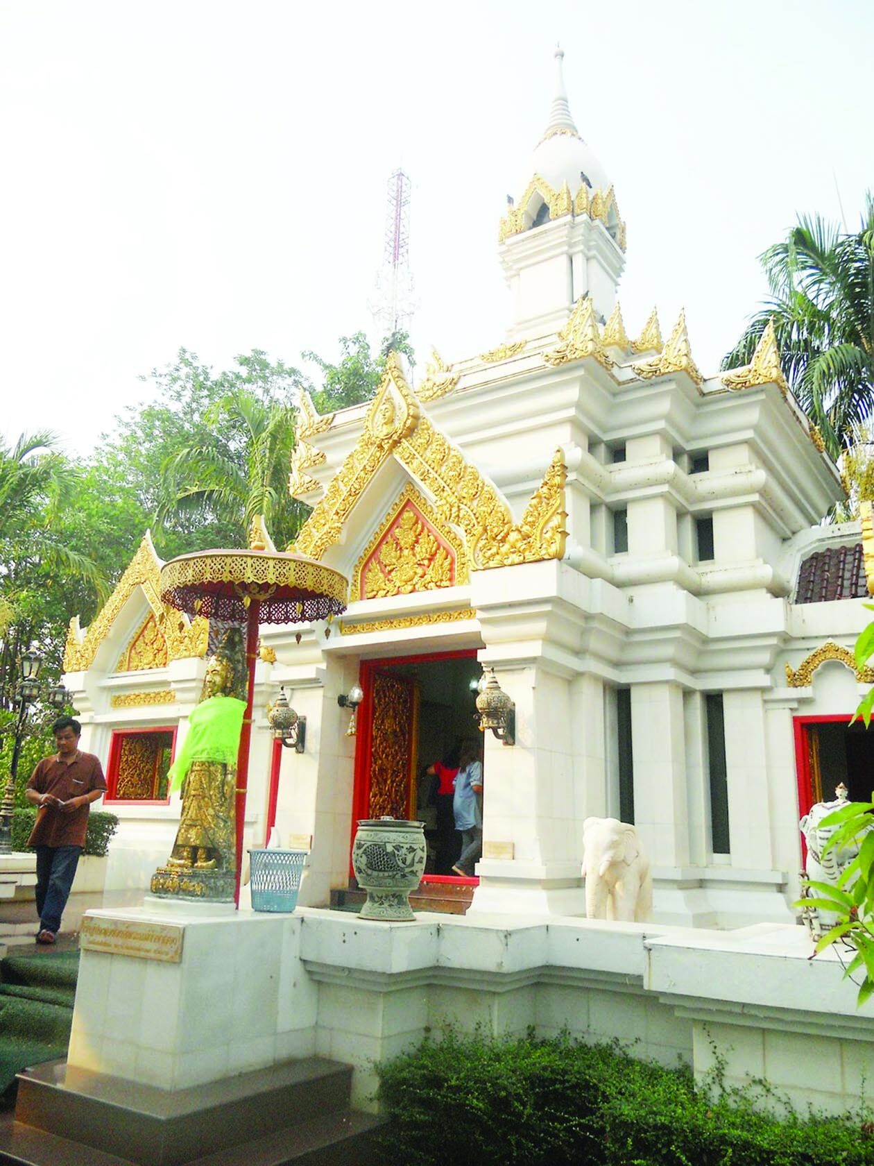 Visit Sukhothai's Ancient City and Pay Respect to Phra Mae Ya, the City's Revered Patroness