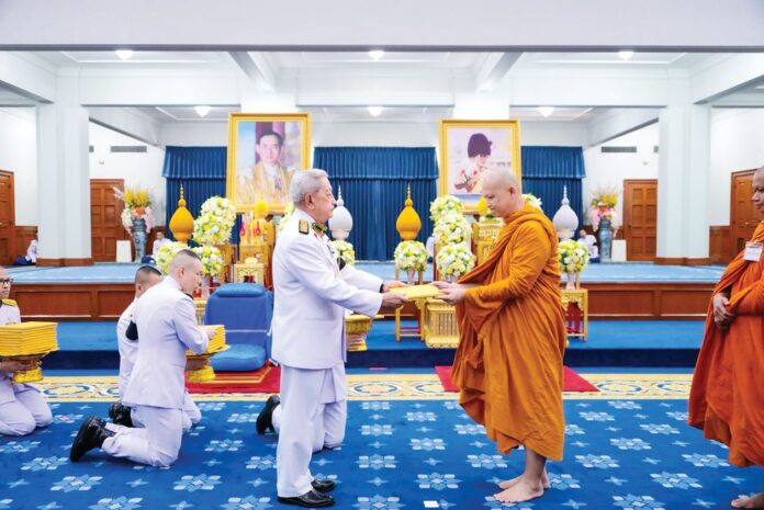 สดจากหน้าพระ