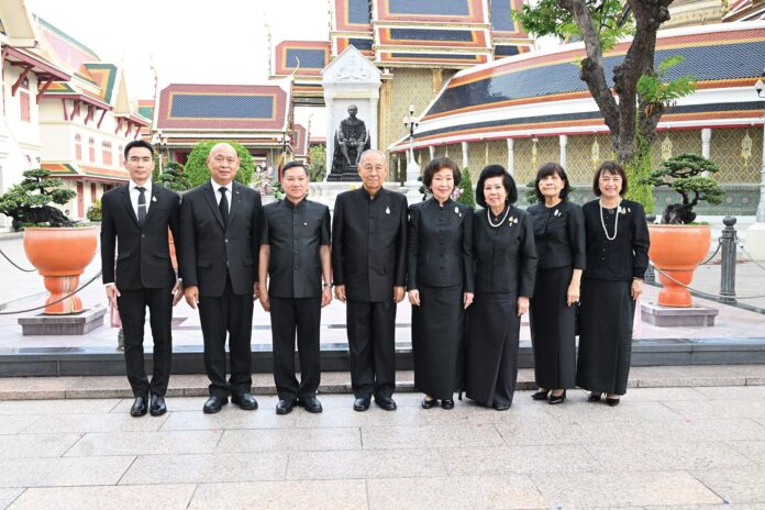 สดจากหน้าพระ