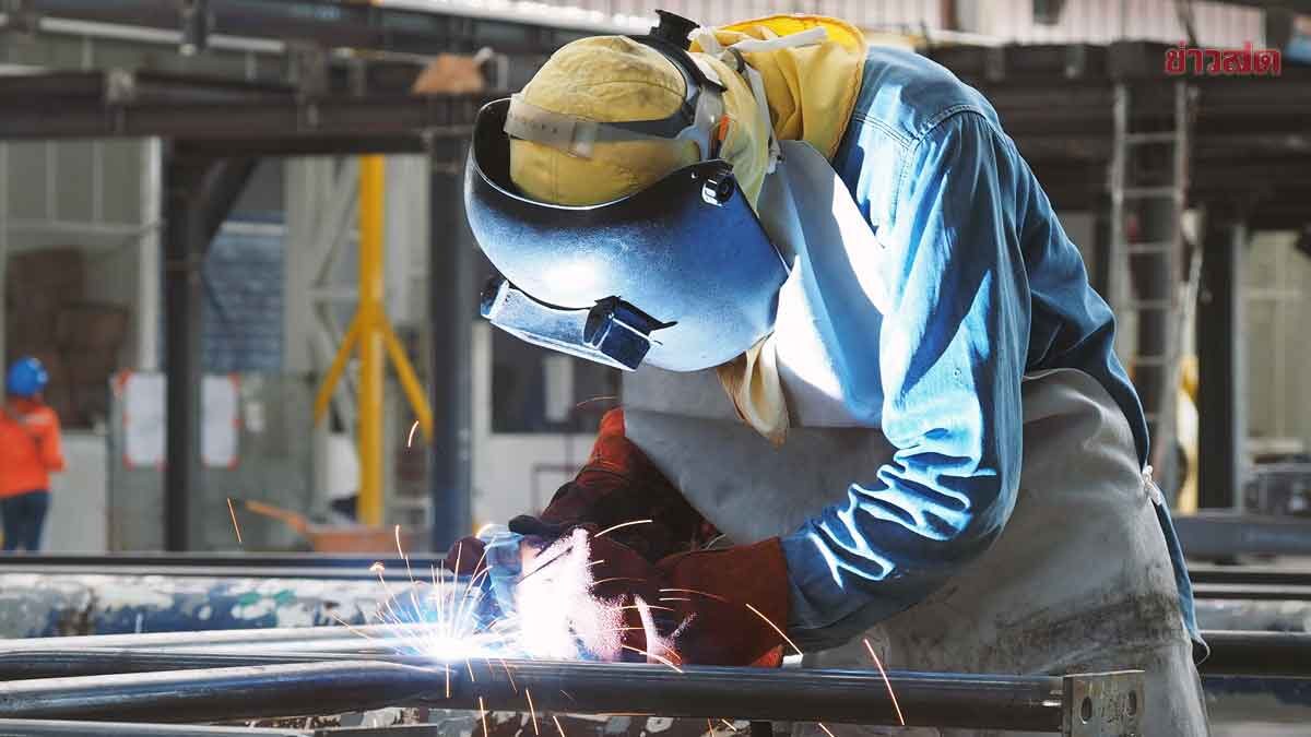 Workers Rejoice! Cabinet Approves Wage Increases for Four Skilled Trades at 550-650 Baht Daily