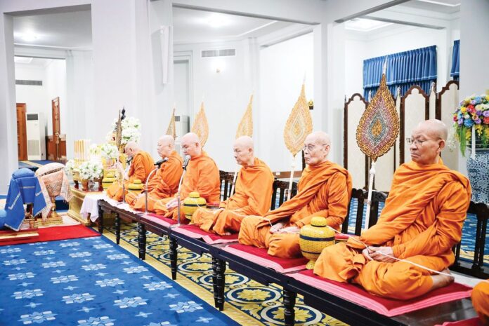 สดจากหน้าพระ