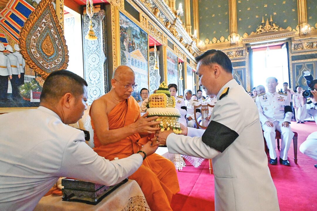 สดจากหน้าพระ