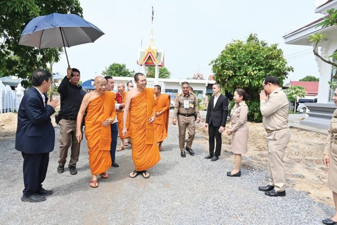 สดจากหน้าพระ