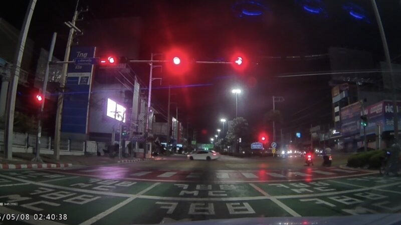 ตกใจ เหยียบคันเร่ง