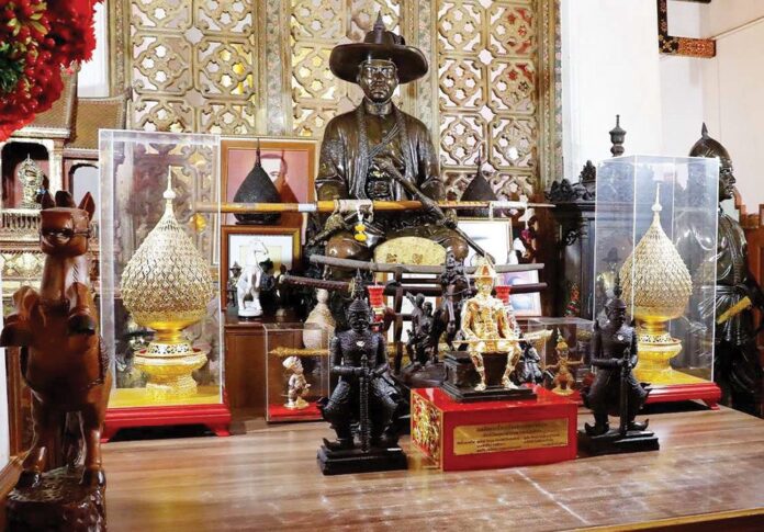สดจากหน้าพระ