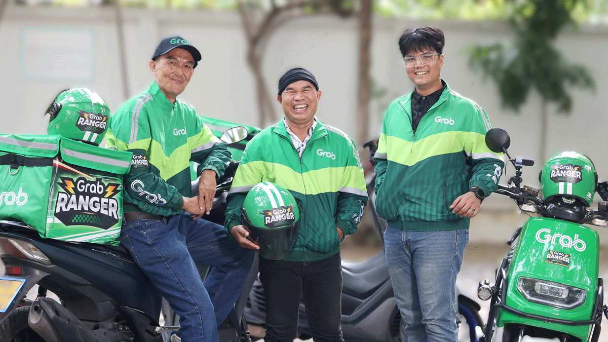 Volunteer Riders: Small Acts of Kindness on the Road, Enormous Impact for Those in Need