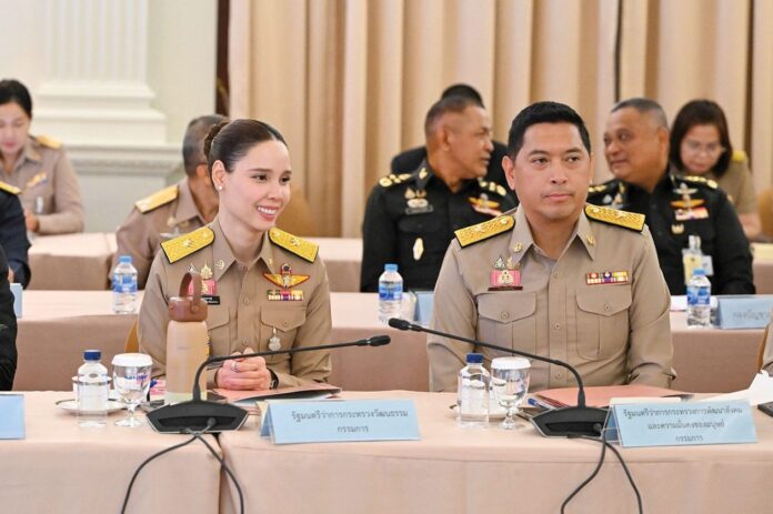 สดจากหน้าพระ