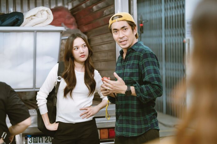 เบื้องหลังมายา