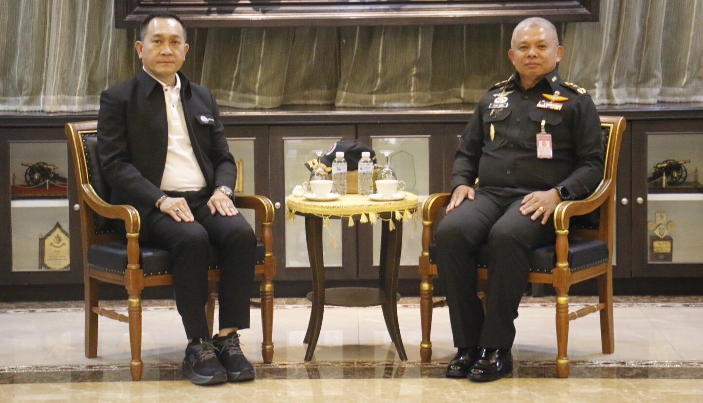 พล.ท.ธนาธิป นำคณะ กอ.รมน.-ทสปช. หารือแม่ทัพภาค 3 เร่งขับเคลื่อนเครือข่ายประชาชน