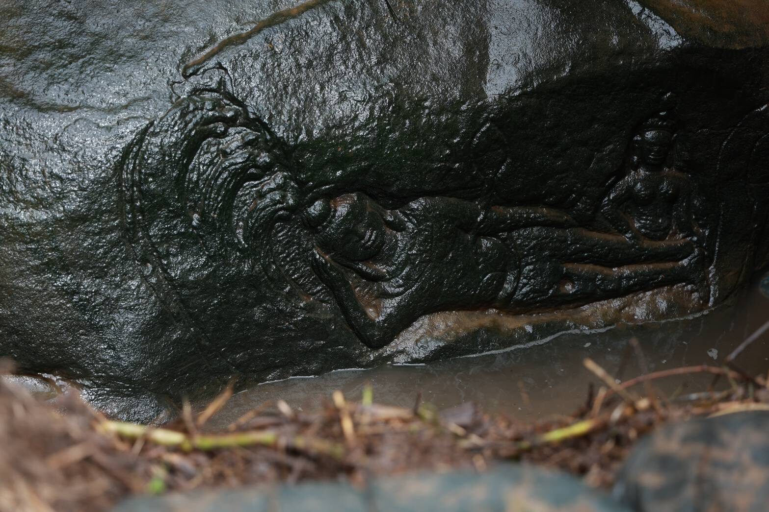 Army Region 2 Unveils Millennia-Old Legend of 'Underwater Narayana Reclining on the Ocean': Thailand's Only Submerged Khmer Carving