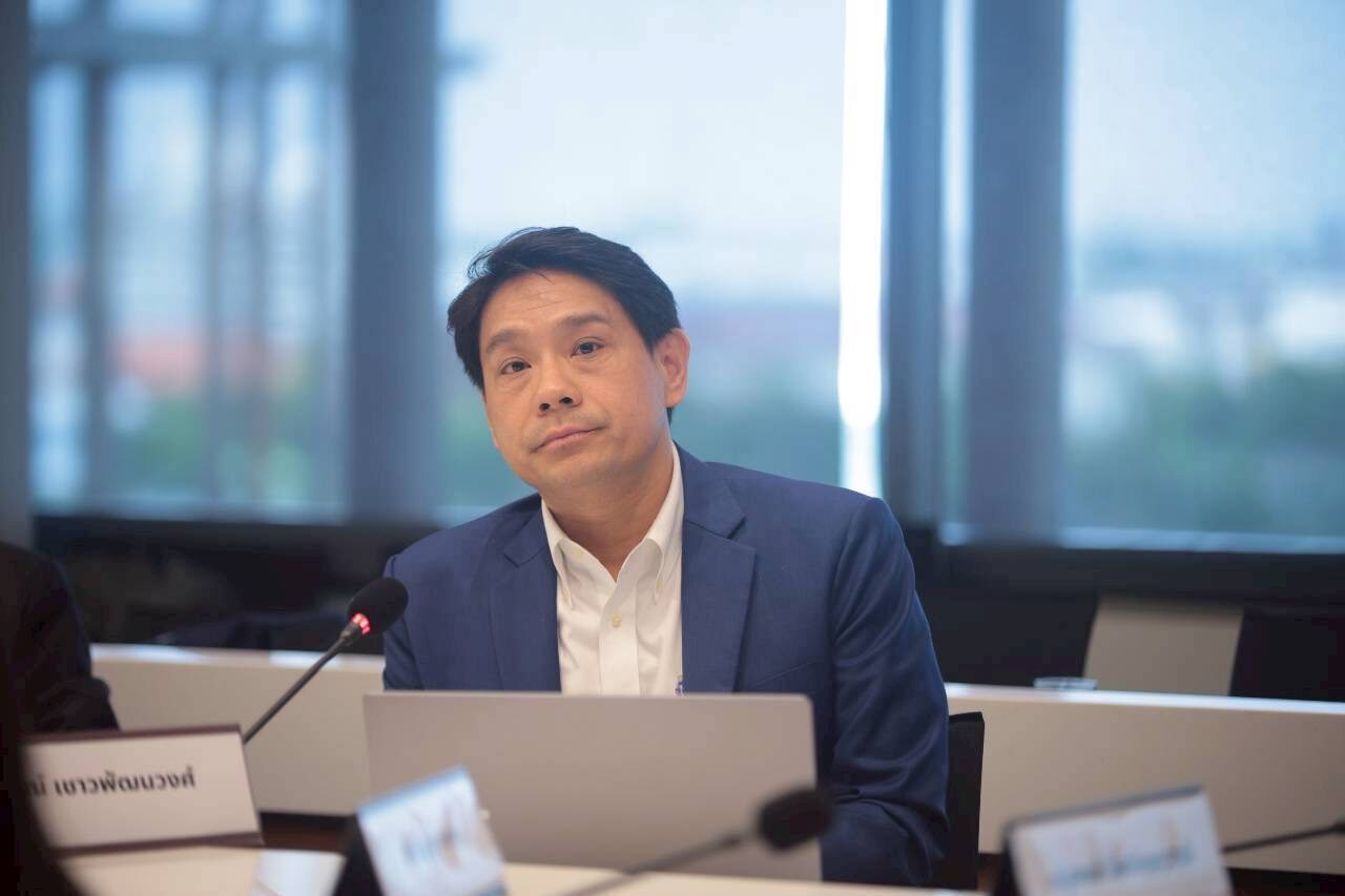 นายพิจารณ์ เชาวพัฒนวงศ์ เลขาธิการพรรคประชาชน