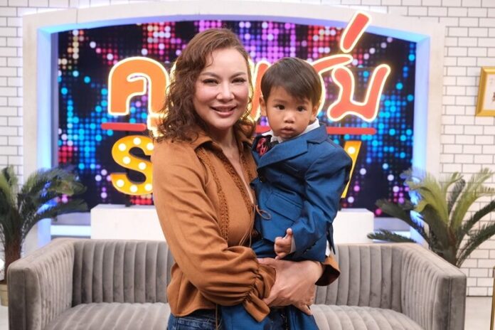 บุ๋ม ควงลูกชาย เปิดใจโดนด่าหิวแสง แจงปมเด็กเส้น เตรียมรับยศว่าที่พันโทหญิง 