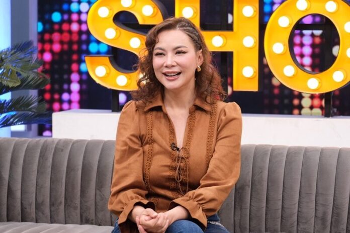 บุ๋ม ควงลูกชาย เปิดใจโดนด่าหิวแสง แจงปมเด็กเส้น เตรียมรับยศว่าที่พันโทหญิง 