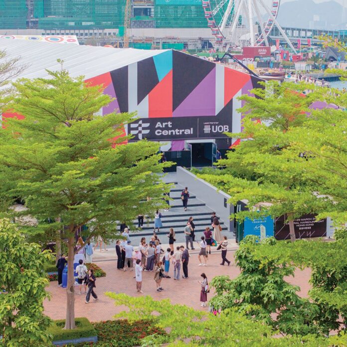 ปักหมุดศิลปวัฒนธรรม - เปิดเวทีดวลงานศิลป์ จิตรกรรมยูโอบี#17