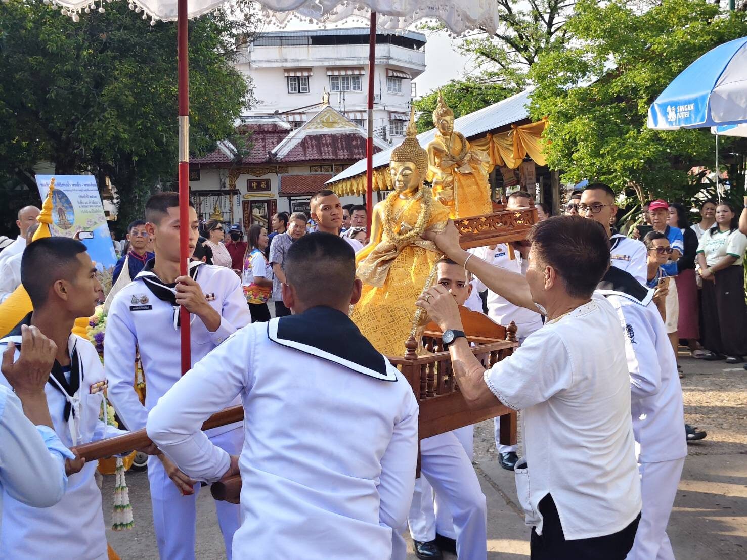 เที่ยววัด-วันหยุด