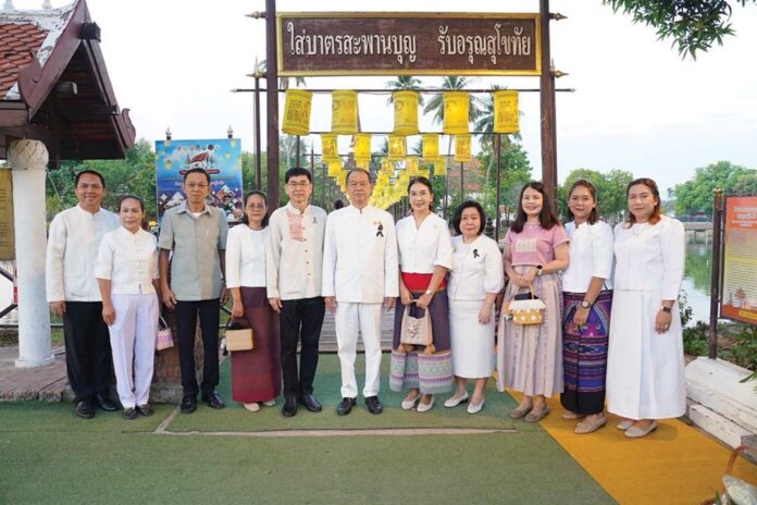 สดจากหน้าพระ - หิ้วตะกร้าศรัทธา-ตักบาตร สะพานบุญ รับอรุณสุโขทัย