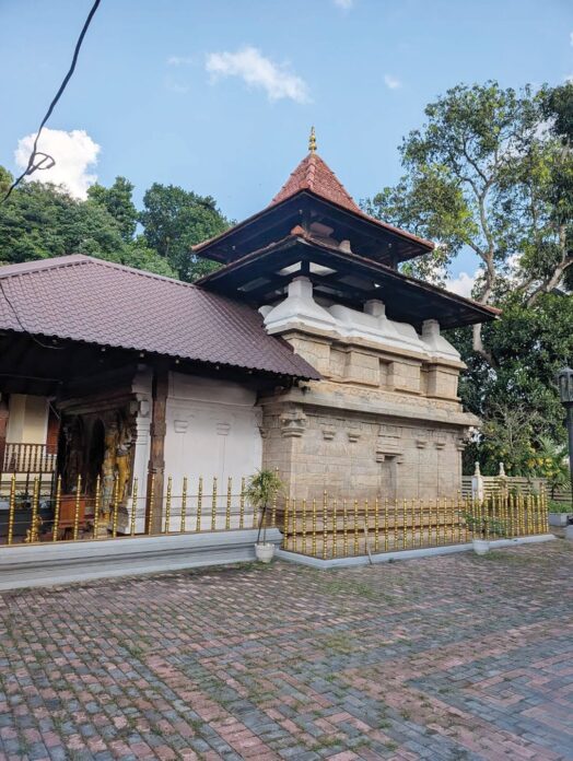 สดจากหน้าพระ - สานสัมพันธ์สงฆ์ไทย-ศรีลังกา เยือนวัดอัสคิริยะ-ไหว้สถูปเกดิเก