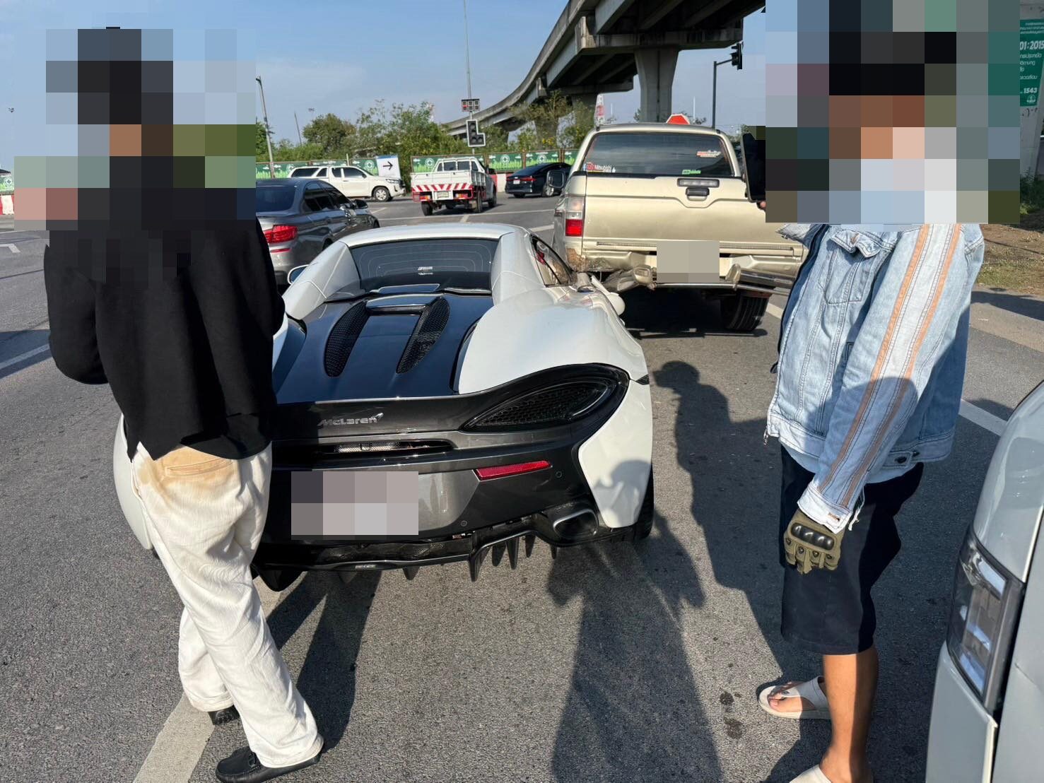 McLaren 570S wedged under pickup truck in Sai Mai crash | News by Thaiger