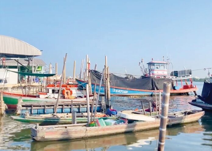 สดจากเยาวชน - โหม่งจาก-เรือฉลอม วิถีเมืองที่ใกล้สูญหาย