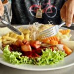 อ้วนผอมสเต๊กจานดาวเทียม ร้านคู่ตำนานตลาดสามย่าน