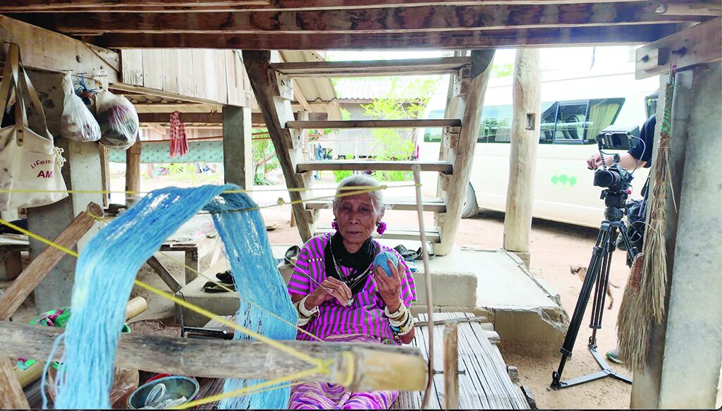 สดจากเยาวชน - เยี่ยมบ้านโผล่ง ย่ายายสบายดี
