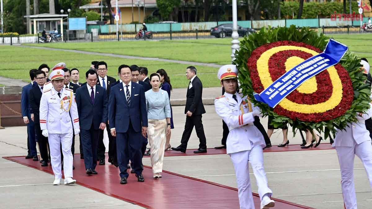 นายกฯ ร่วมพิธีวางพวงมาลา อนุสาวรีย์วีรชนและผู้เสียสละบั๊กเซิ