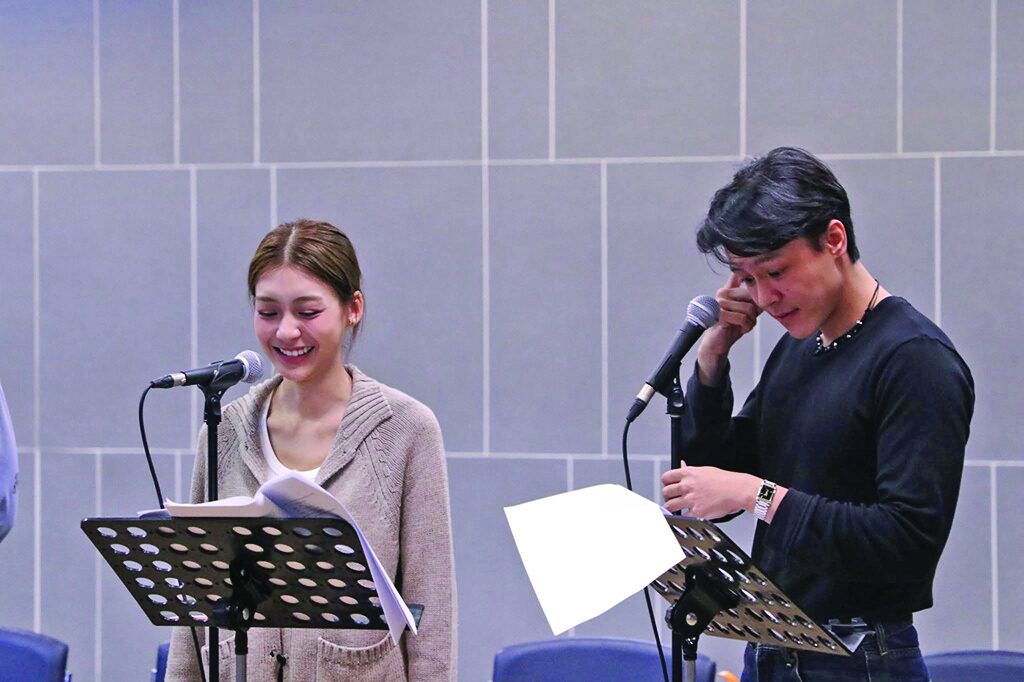 ซุปตาร์บันเทิง - ‘เอม’กดดันคนคาดหวังไม่เคยมองตัวเองคือน้ำเต็มแก้ว