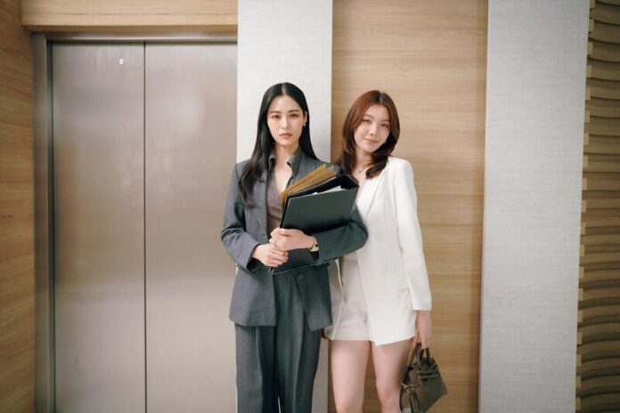 หลิง-ออม ควงคู่ฝ่าดราม่าครอบครัว ปะทะเดือด กิ๊ก สุวัจนี 