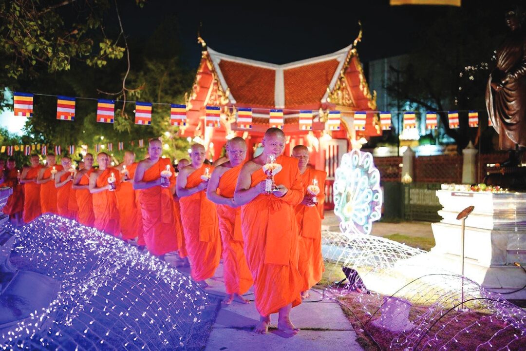 สดจากหน้าพระ