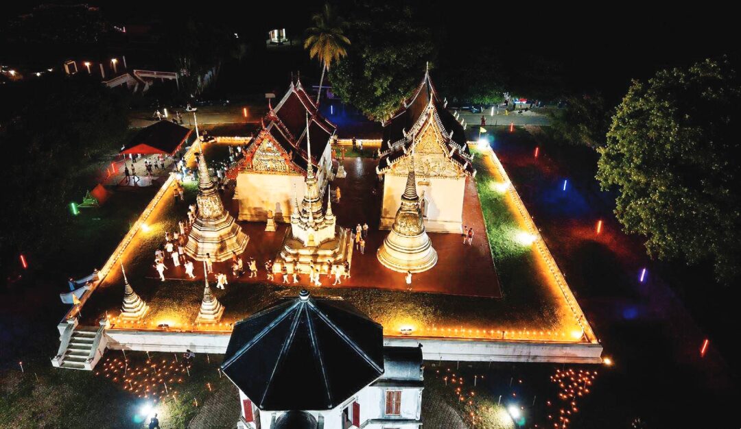 สดจากหน้าพระ