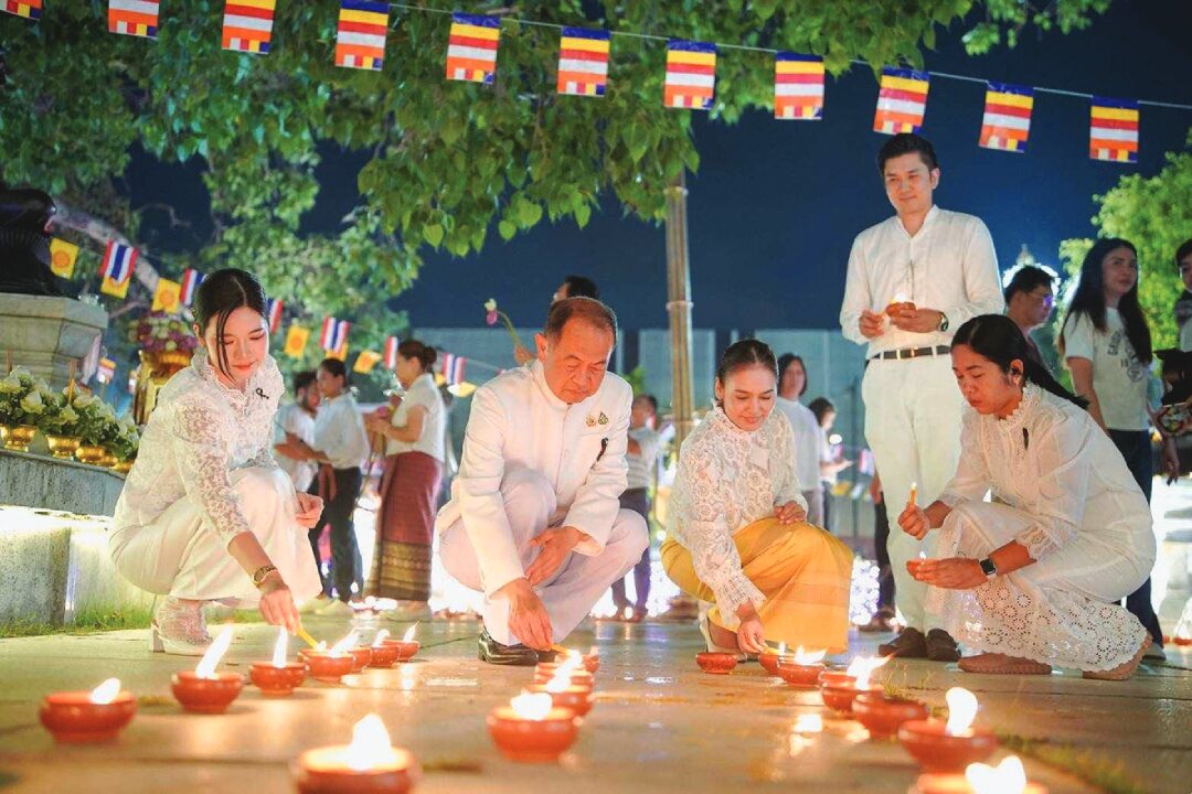 สดจากหน้าพระ
