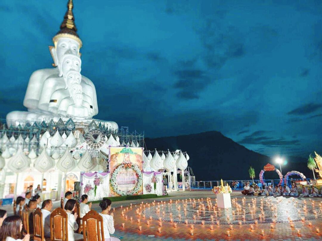 สดจากหน้าพระ