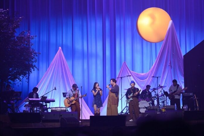30 ปีแห่งมิตรภาพ “FRIDAY” พาแฟนเพลงย้อนวันวาน เติมเต็มทุกความทรงจำ