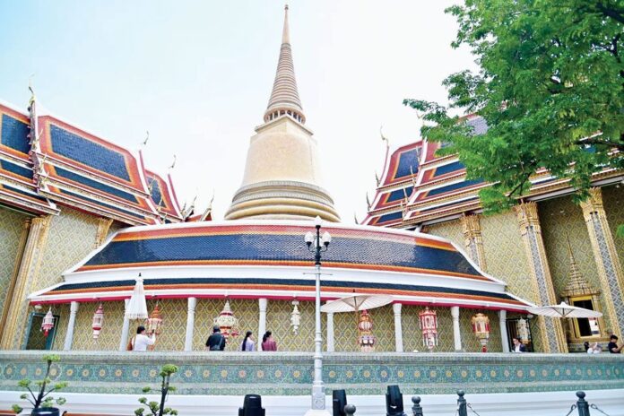 สดจากหน้าพระ