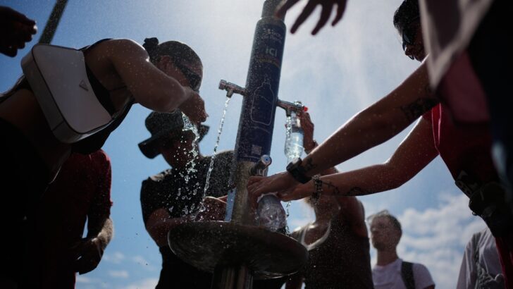 France records around 1,000 additional deaths as extreme heat breaks European records