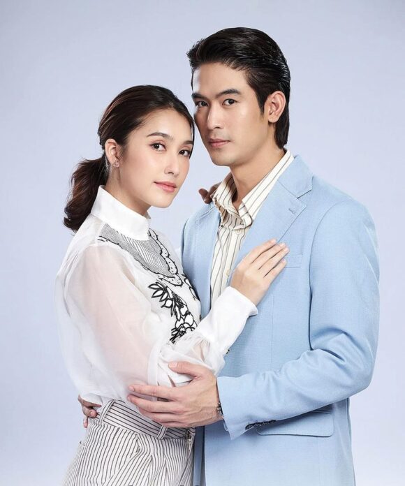เบื้องหลังมายา