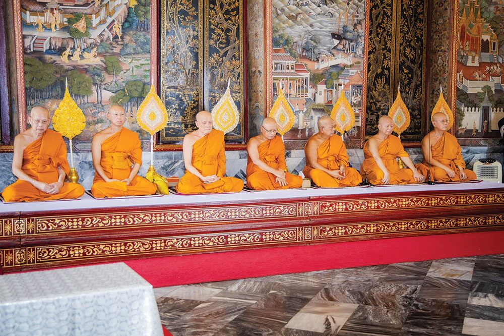 สดจากหน้าพระ