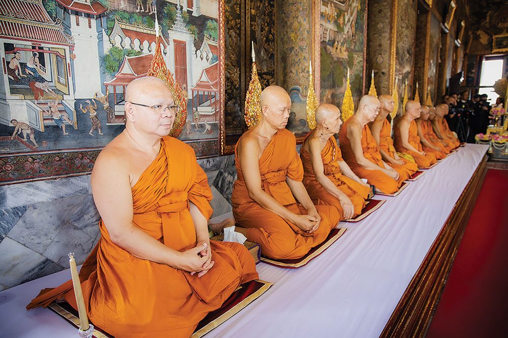 สดจากหน้าพระ