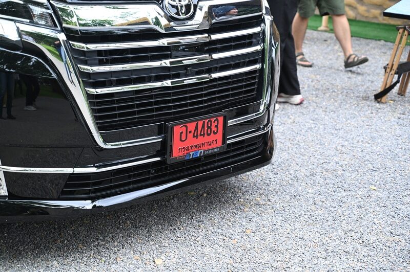 ส่องเลขทะเบียนรถหรู เสก โลโซ ในวันพ้นโทษ แฟนคลับลุ้นให้โชคงวดนี้