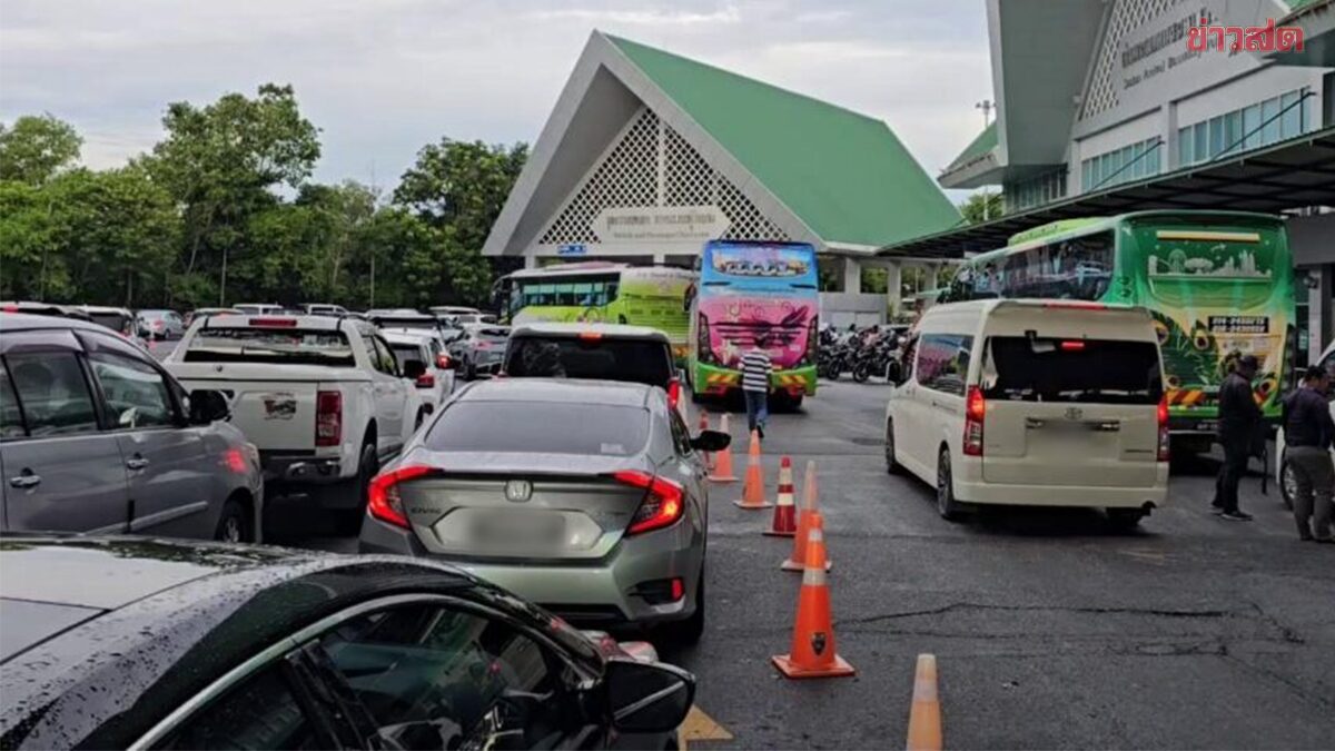 ธุรกิจท่องเที่ยว หาดใหญ่ โวย ด่านสะเดา อืด ใช้เวลานาน นทท.ตกค้างหน้าด่านไทยนับพัน ต้องนอนในเก๋ง1คืน
