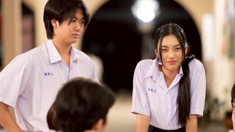 เดซี่ จรินธรณ์