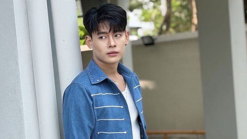 มอส นัธทวัฒน์