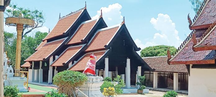เที่ยววัดวันหยุด - ยลพระอารามหลวงล่าสุด วัดพระธาตุลำปางหลวง