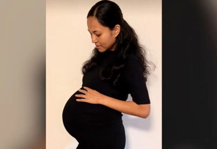 แม่ออสเตรเลียวัย 34 ปี คลอดลูกแฝดสี่แท้
