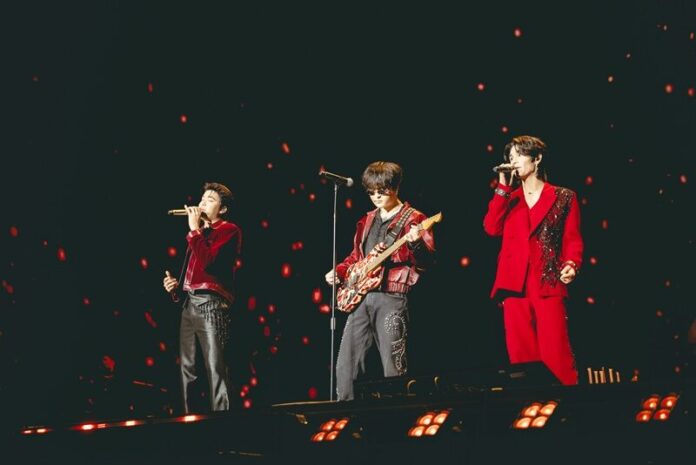 “CLUB 30 CONCERT” คอนเสิร์ตแห่งปี! 5 ศิลปินตัวท็อป มอบค่ำคืนสุดประทับใจ